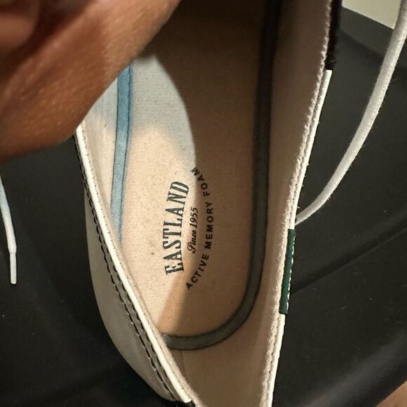 Eastland Women's Sadie Saddle Oxford Shoe - Black/White 11W - Picture 7 of 7